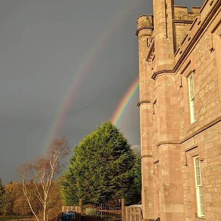 Langhouse Castle Bed And Breakfast Inverkip Exterior foto