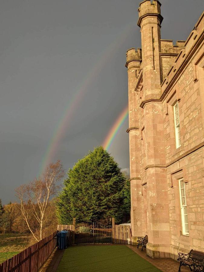 Langhouse Castle Bed And Breakfast Inverkip Exterior foto