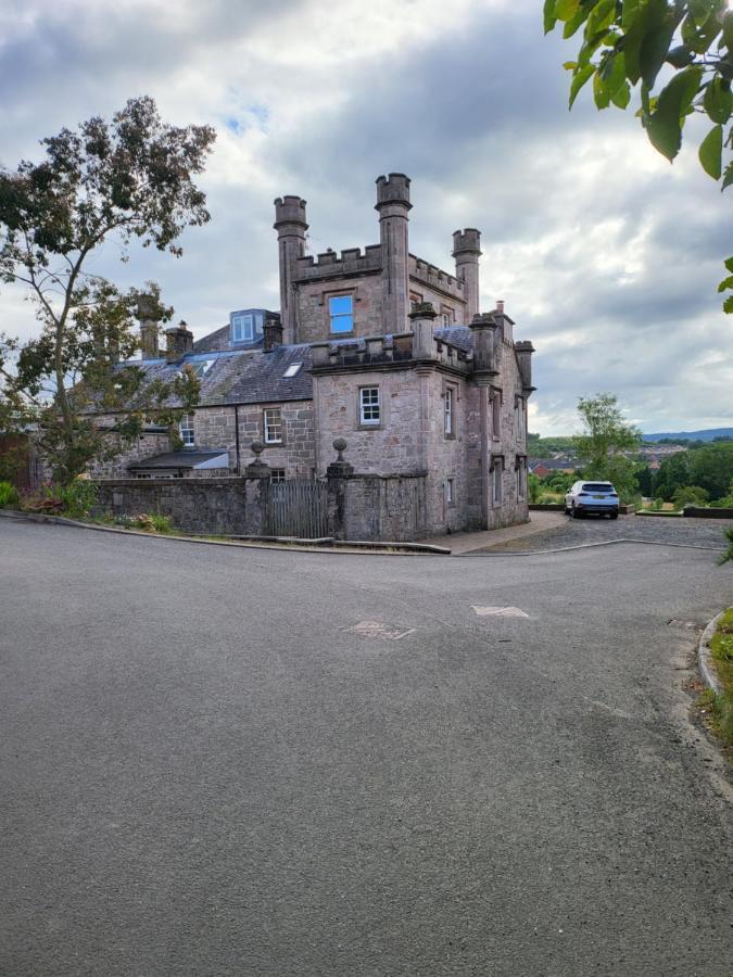 Langhouse Castle Bed And Breakfast Inverkip Exterior foto