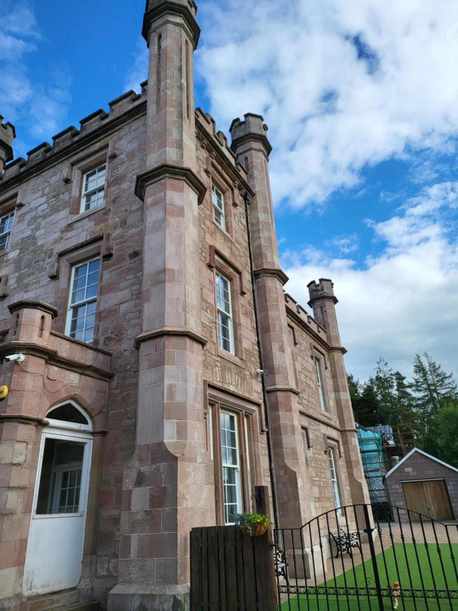 Langhouse Castle Bed And Breakfast Inverkip Exterior foto